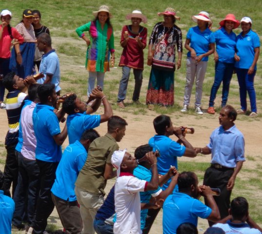 කාර්යාලීය “අපේ බක් මහ උළෙල” - 2018.04.20